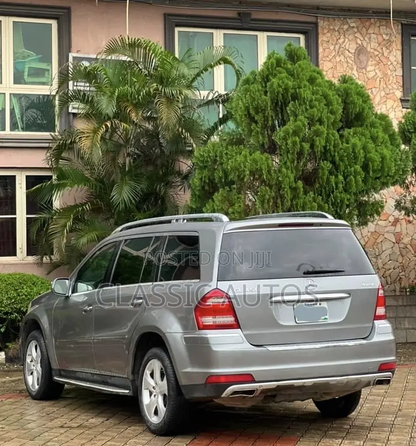Mercedes-Benz GL-Class 2010 Gray