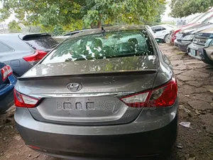 Hyundai Sonata Limited 2.0T Sedan (2.0L 4cyl 6A) 2013 Gray
