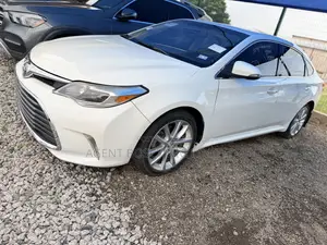 Toyota Avalon Limited 4dr Sedan (3.5L 6cyl 6A) 2014 White
