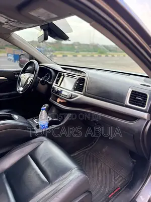 Toyota Highlander XLE 2019 Gray