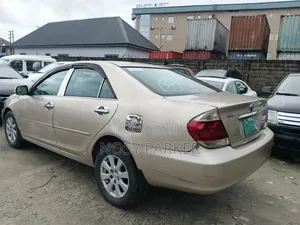 Toyota Camry 2.4 XLE 2005 Brown