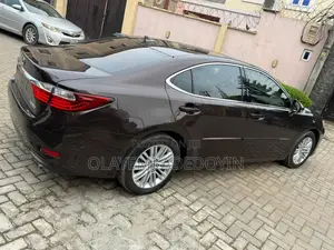 Lexus ES 350 FWD 2014