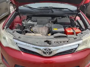Toyota Camry LE 4dr Sedan (2.5L 4cyl 6A) 2014 Red