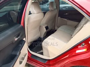 Toyota Camry LE 4dr Sedan (2.5L 4cyl 6A) 2014 Red