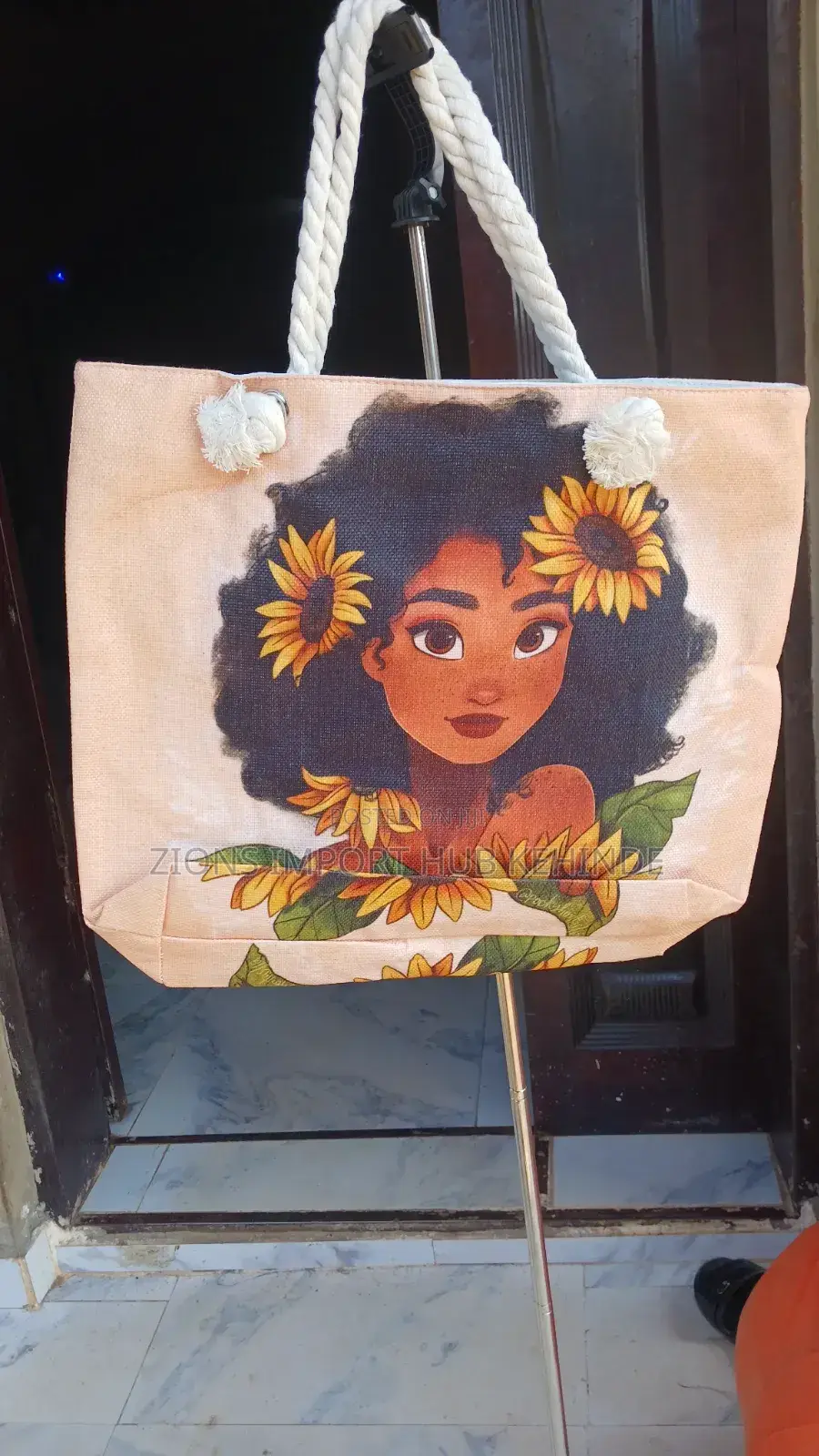 Maxi 3D Tote Bags