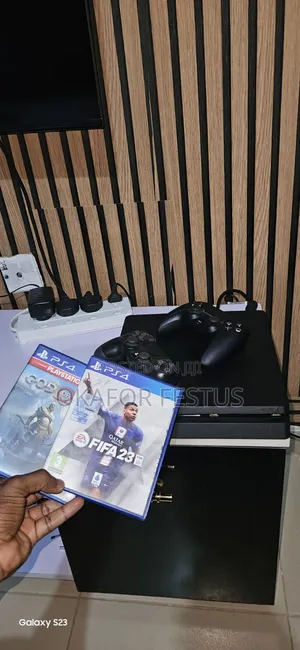 Playstation 4 Slim