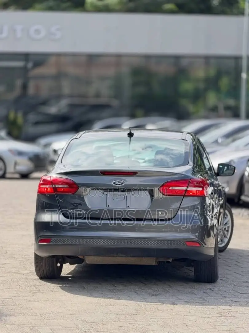 Ford Focus 2017 Gray