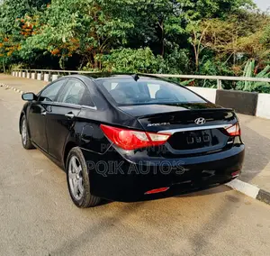 Hyundai Elantra GLS Sedan FWD (1.8L 4cyl 6M) 2013 Black