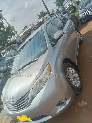 Toyota Sienna 2013 Gray