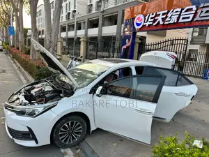 Toyota Corolla 2018 White
