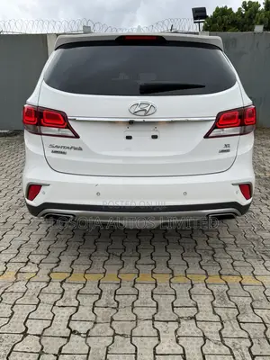 Hyundai Santa Fe Limited Ultimate FWD 2018 White