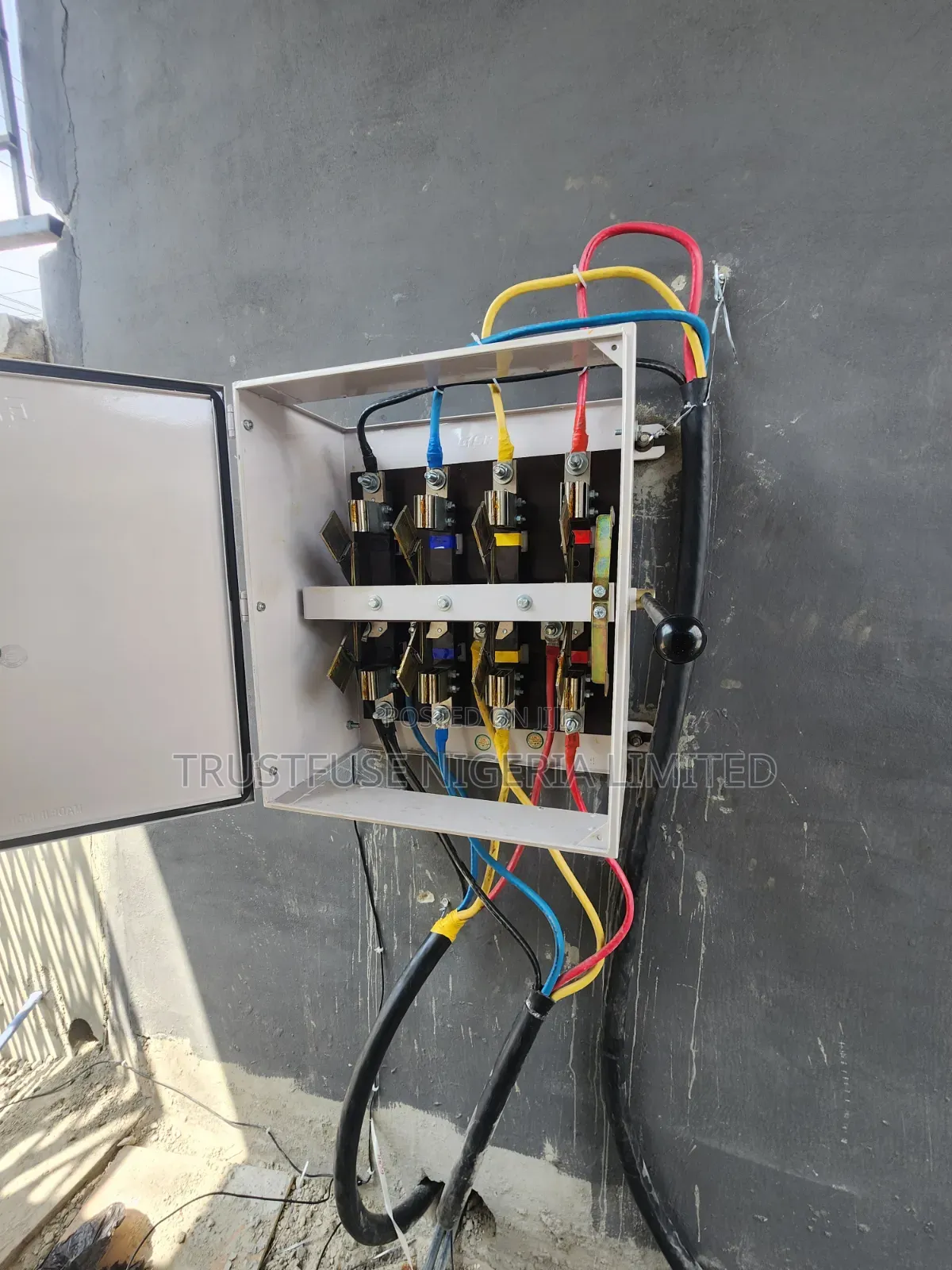 Installation, Commissioning, Changeover Mounting, Earthing
