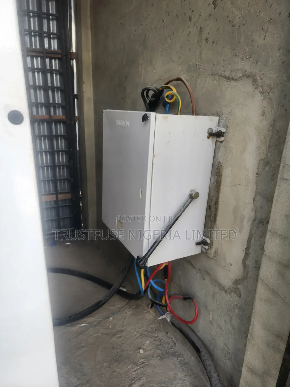 Installation, Commissioning, Changeover Mounting, Earthing