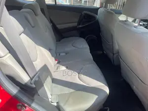 Toyota RAV4 2010 Red