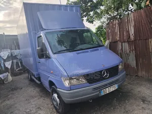 Mercedes Sprinter 14fit Length Container