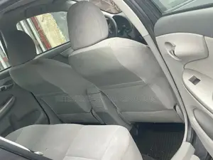 Toyota Corolla LE 4dr Sedan (1.8L 4 cyl 4A) 2009 Gray