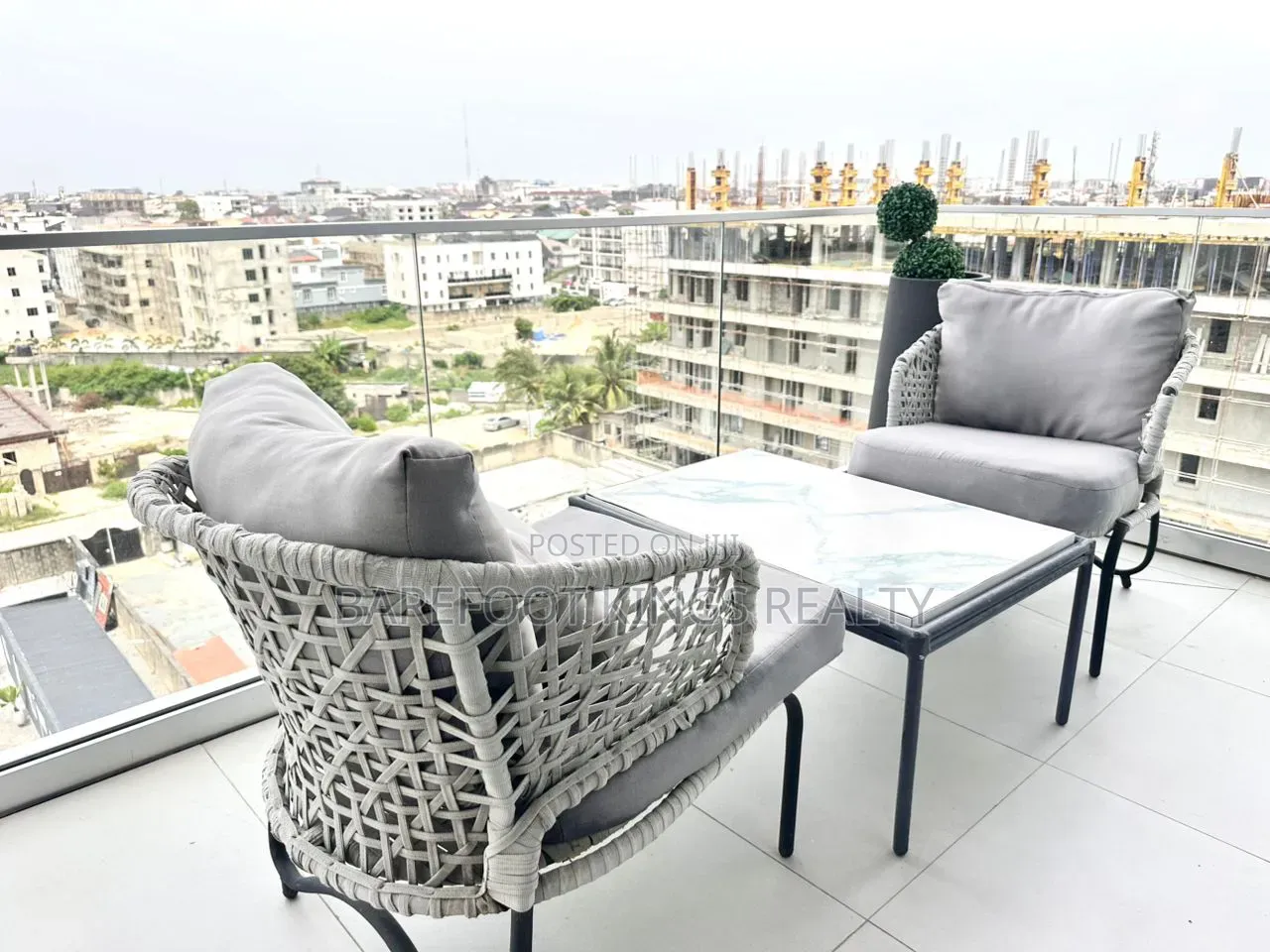 Luxury 2 BEDROOM Apartment