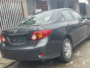Toyota Corolla LE 4dr Sedan (1.8L 4 cyl 4A) 2009 Gray