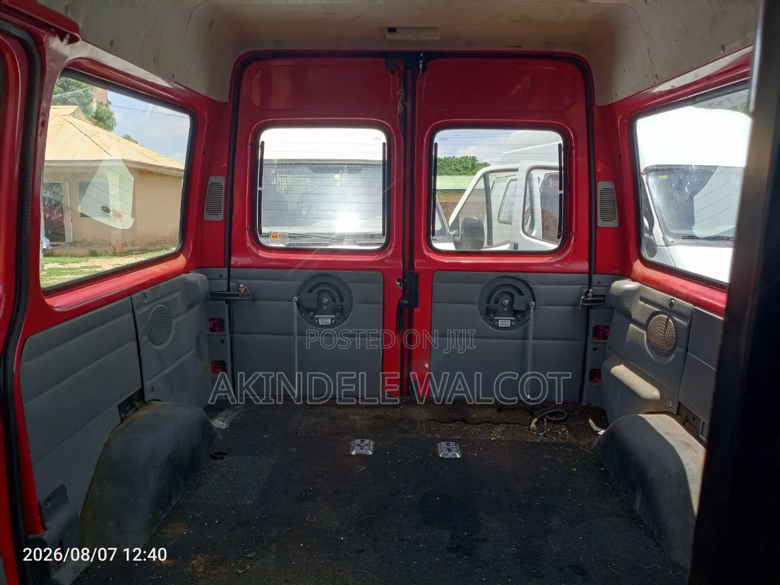 Ford Transit 2005 Red
