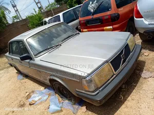 Volvo 240 1985 Gray
