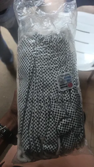 Dotted Hand Gloves