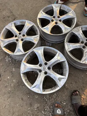 20 Inches for Toyota Venza 2020 Model