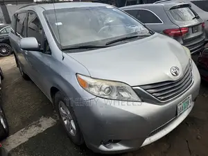 Toyota Sienna 2012