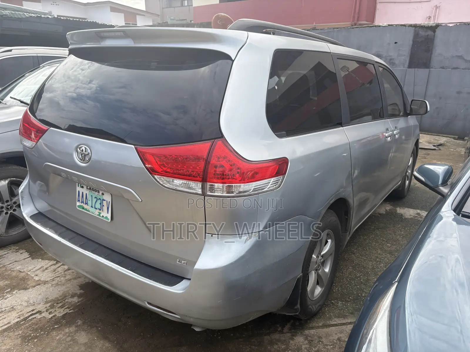 Toyota Sienna 2012