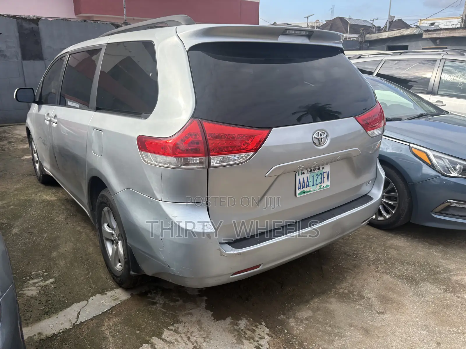 Toyota Sienna 2012