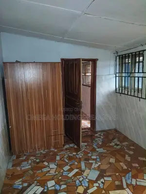 3bdrm Apartment in Kolapo Ishola Gra, Akobo for rent