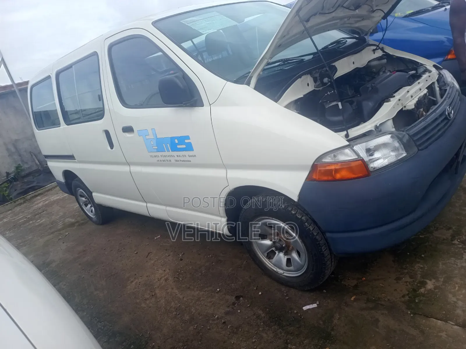 Toyota HiAce 2003 White