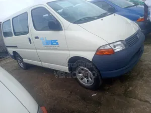 Toyota HiAce 2003 White