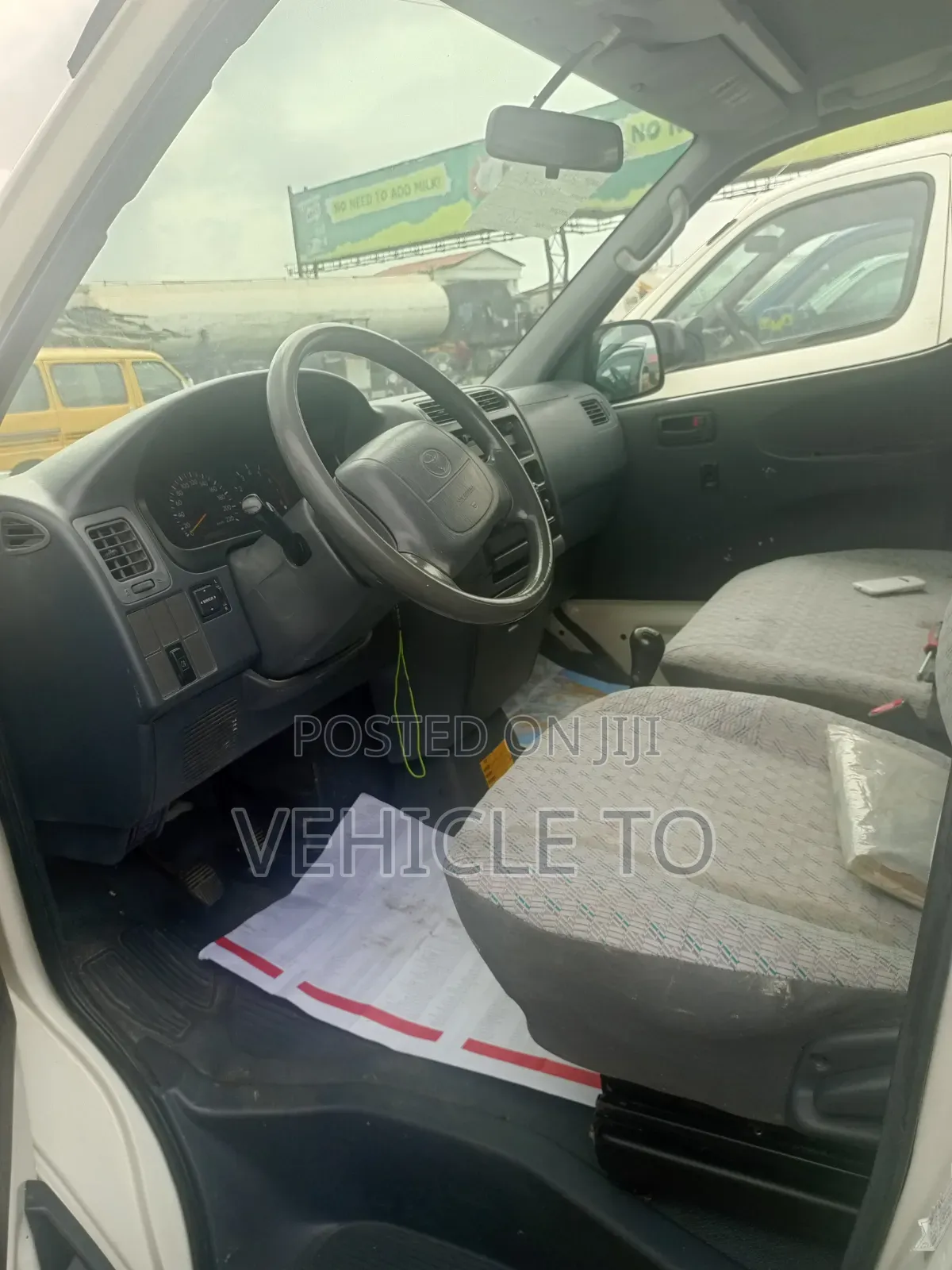 Toyota HiAce 2003 White