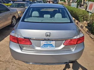 Honda Accord LX 4dr Sedan (2.4L 4cyl CVT) 2015 Silver