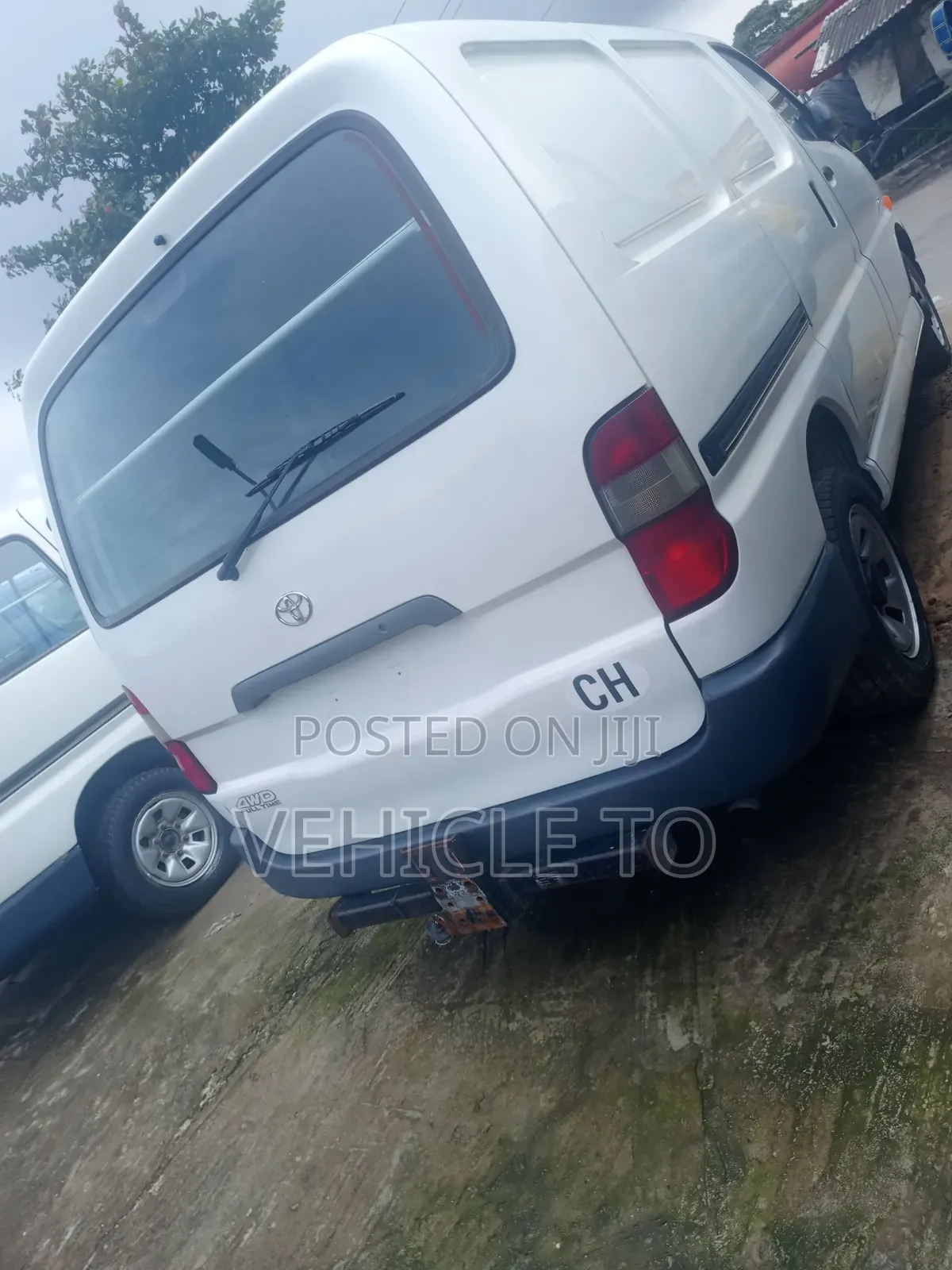 Toyota HiAce 2002 White