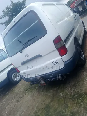 Toyota HiAce 2002 White