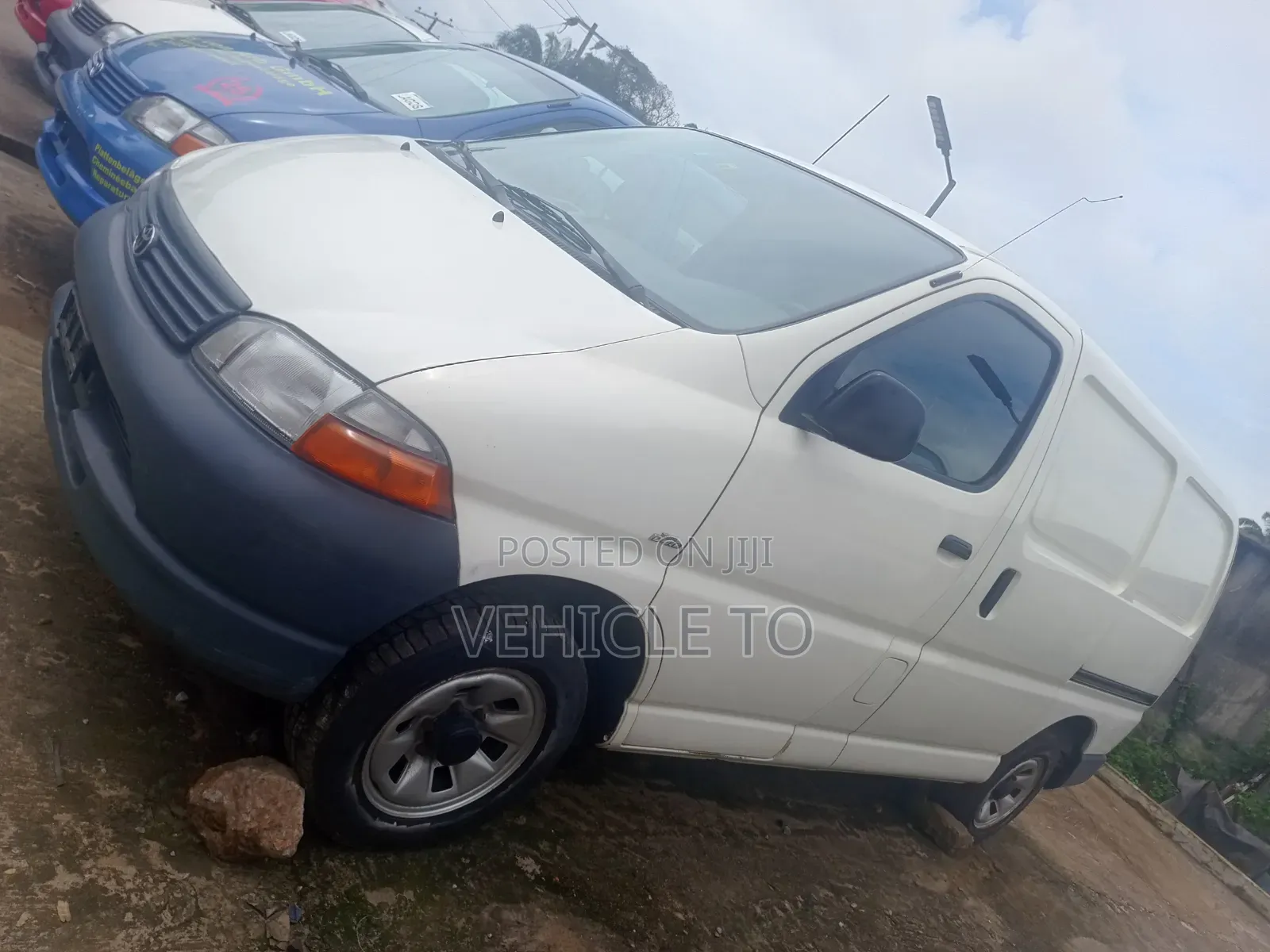 Toyota HiAce 2002 White