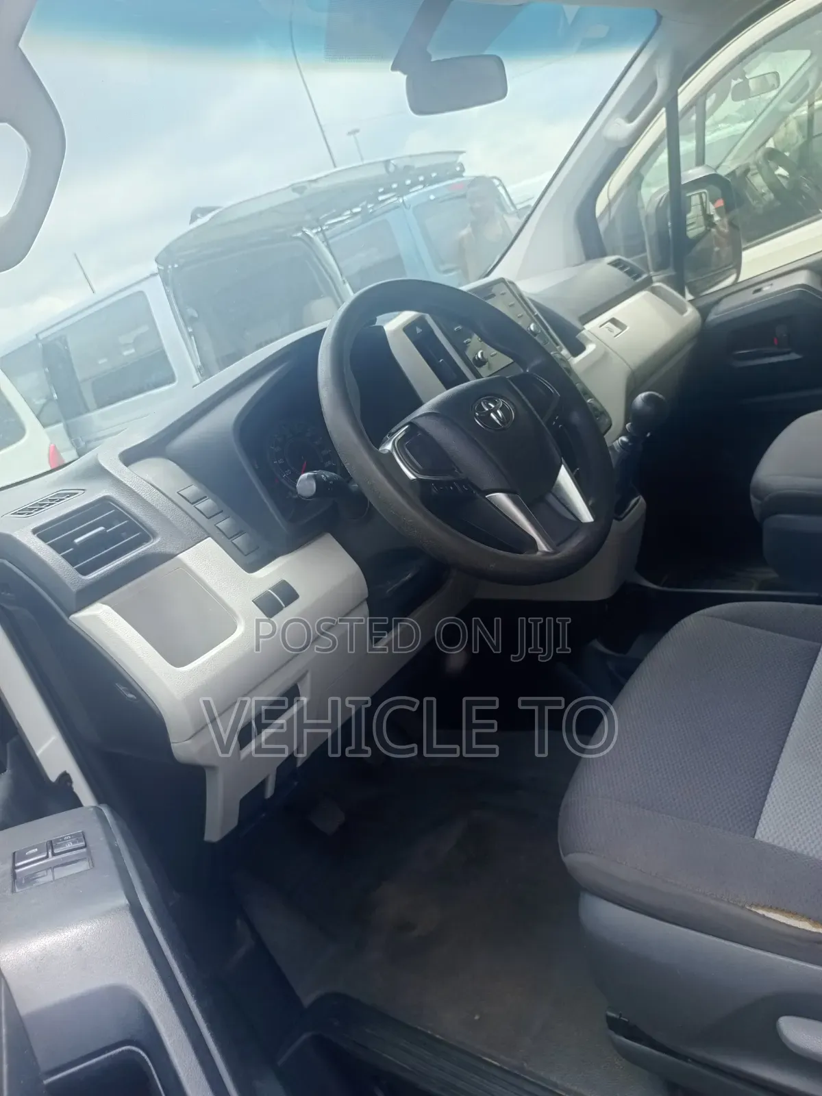 Toyota HiAce 2022 White