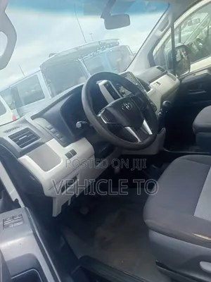 Toyota HiAce 2022 White
