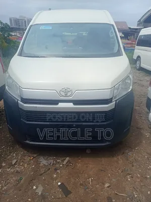 Toyota HiAce 2022 White