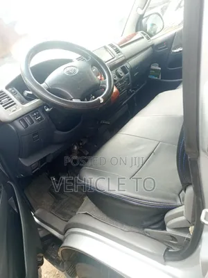 Toyota HiAce 2010 Blue