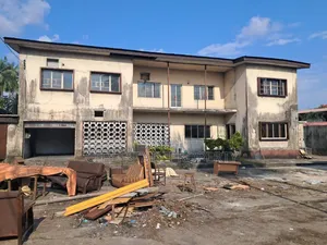 4bdrm Duplex in Gra Estate for rent
