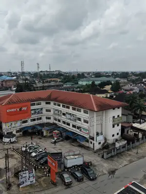 Commercial Plaza Open-Floor Complex on 3 Floor Service Quarters