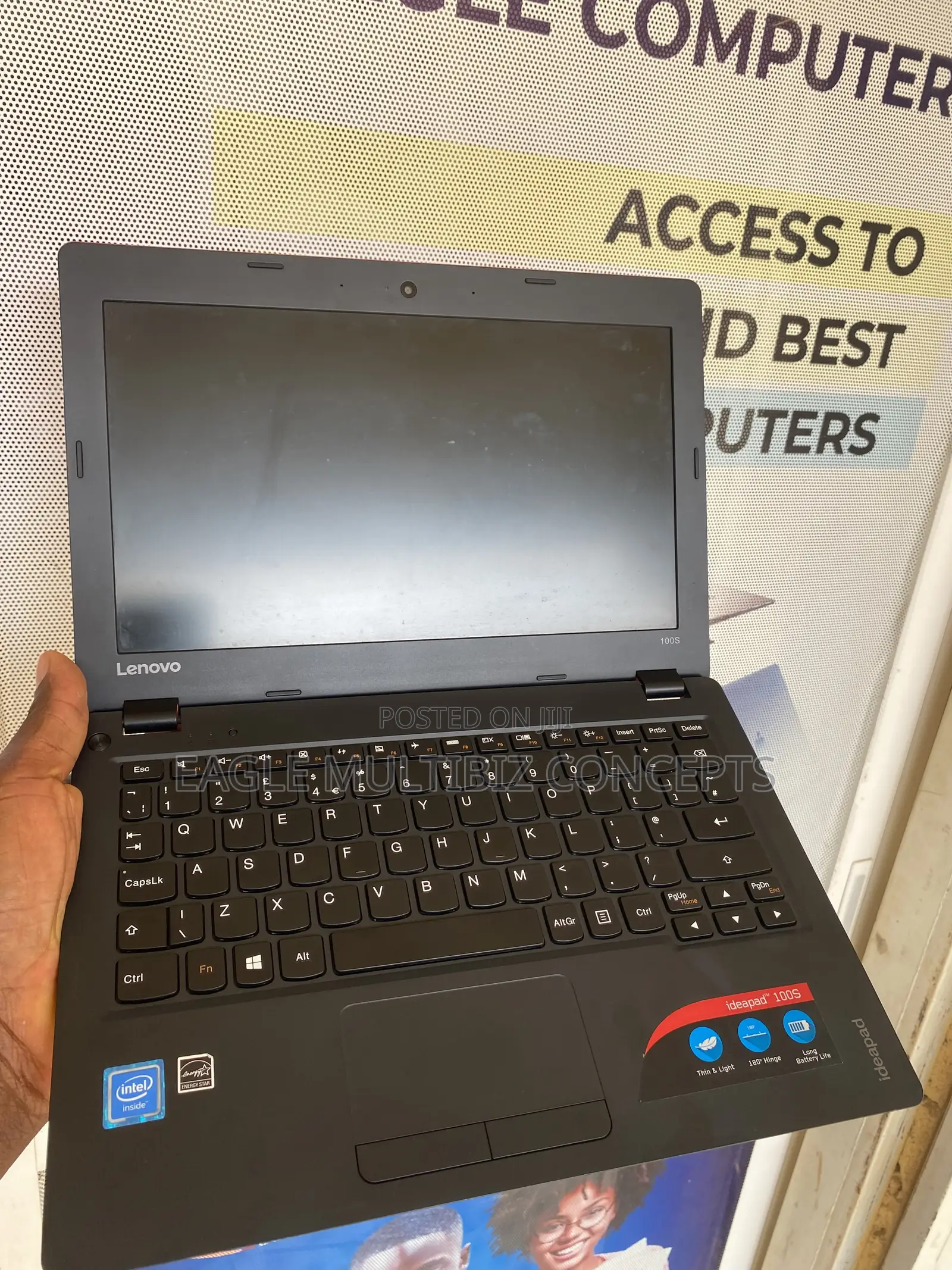 Laptop Lenovo 300e 2GB Intel Celeron SSD 32GB