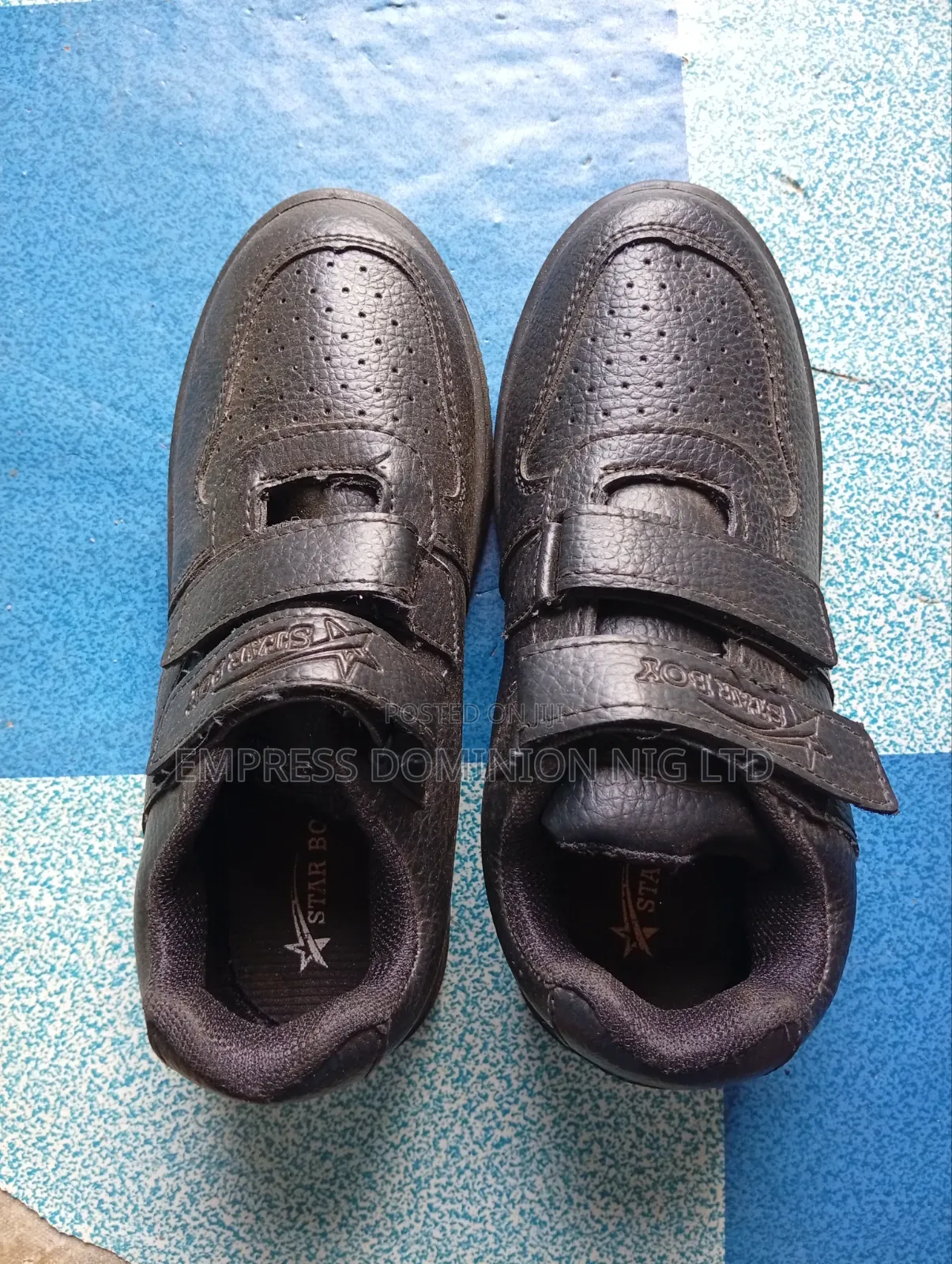 Black Sneaker
