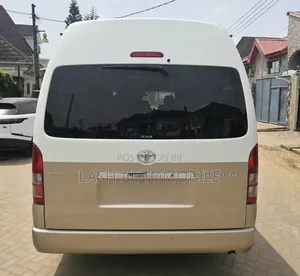 Toyota HiAce 2015 Beige