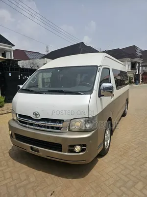 Toyota HiAce 2015 Beige