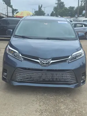 Toyota Sienna XLE 7 Passenger AWD 2020 Blue
