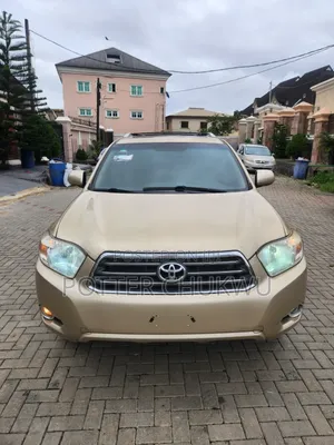 Toyota Highlander 2011 Gold