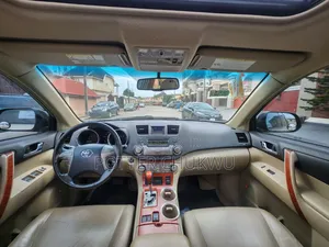 Toyota Highlander 2011 Gold